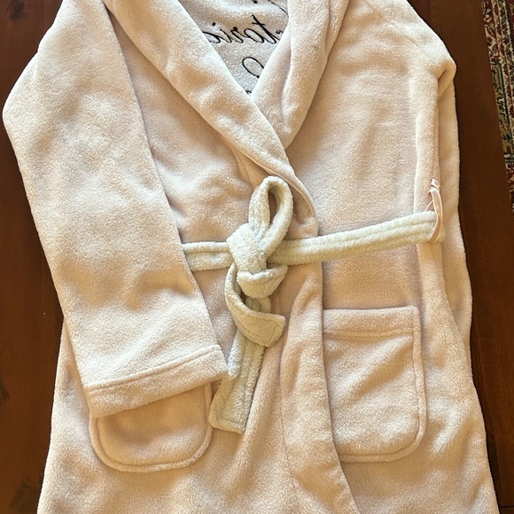 Victoria's Secret Cozy Plush Robe - Picture 3 of 3